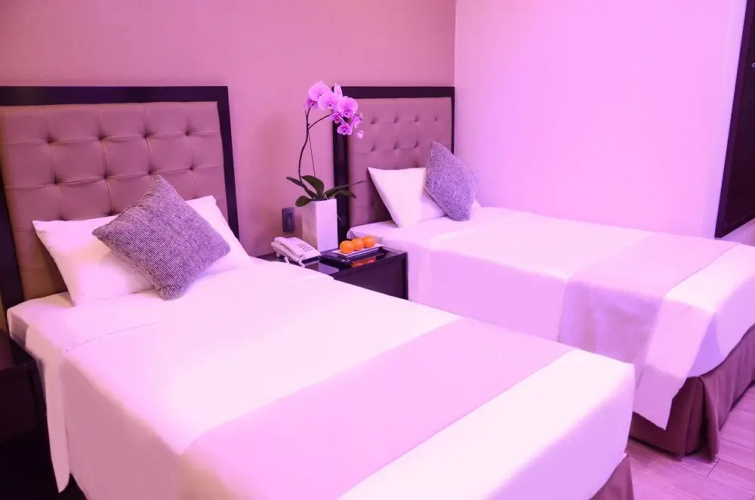 Aura One Hotel