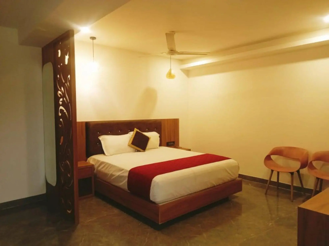 Paras Mahal