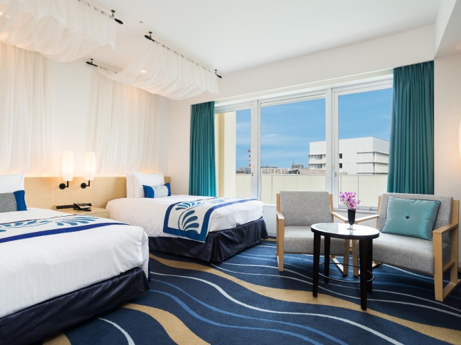 Standard Twin room with city view
