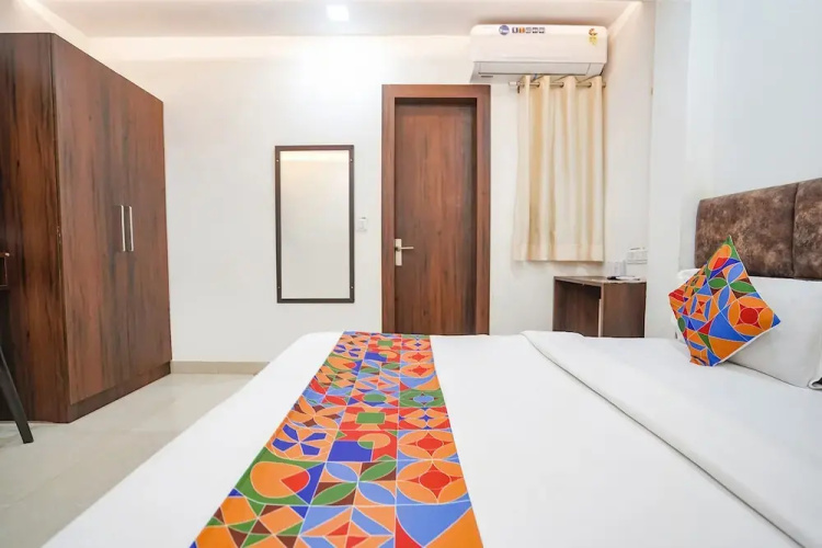 FabHotel Vishal Palace