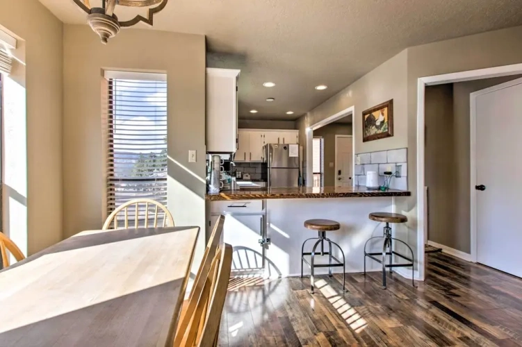 3 Bedrooms Apartment