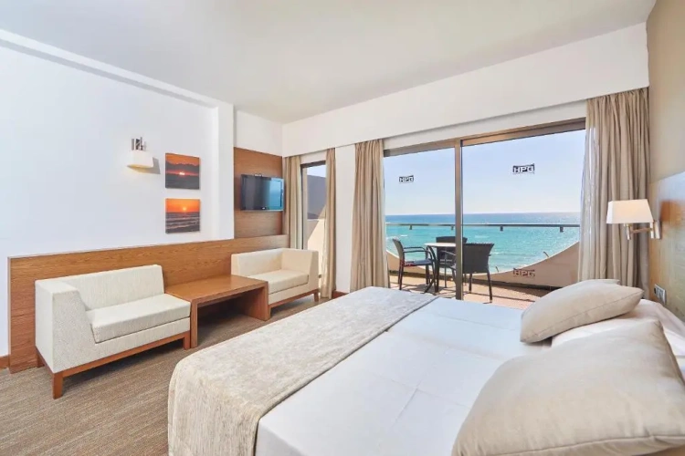 Superior Twin room with balcony and with sea view