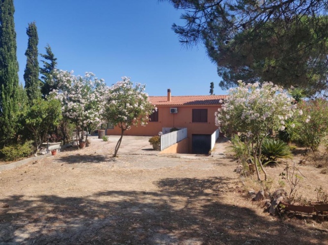 3 Bedrooms Cottage