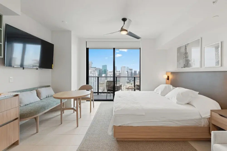 Prime Downtown Location Luxury Studio