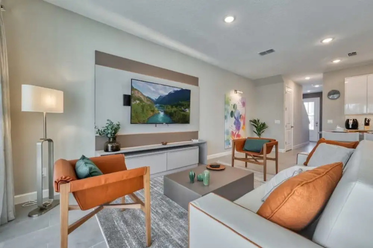 Affordable Luxury Home for 8 Guests Close to Parks