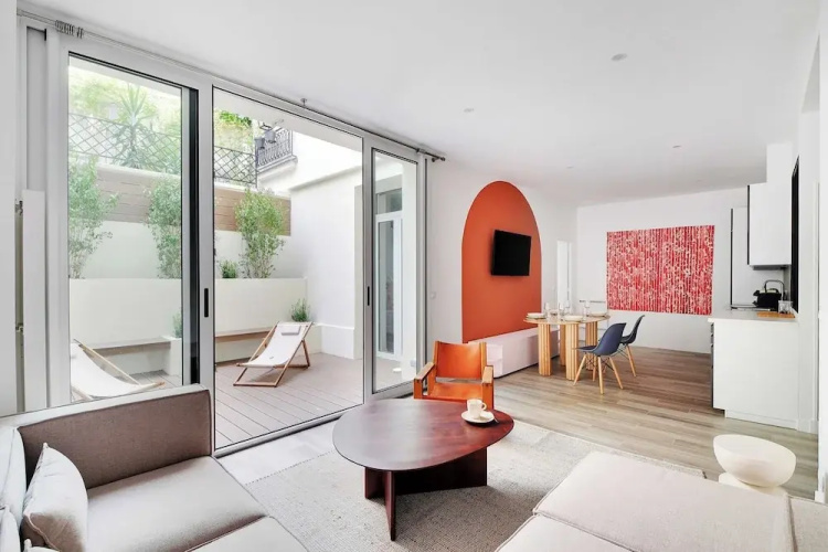 Charming Aptt With Patio - 2bd/4p - Monceau Park