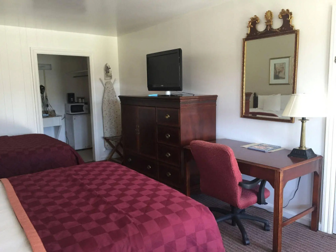 Elizabethan Inn