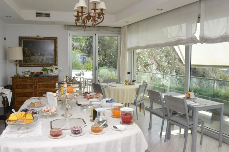 Mon Repos Luxury Suites