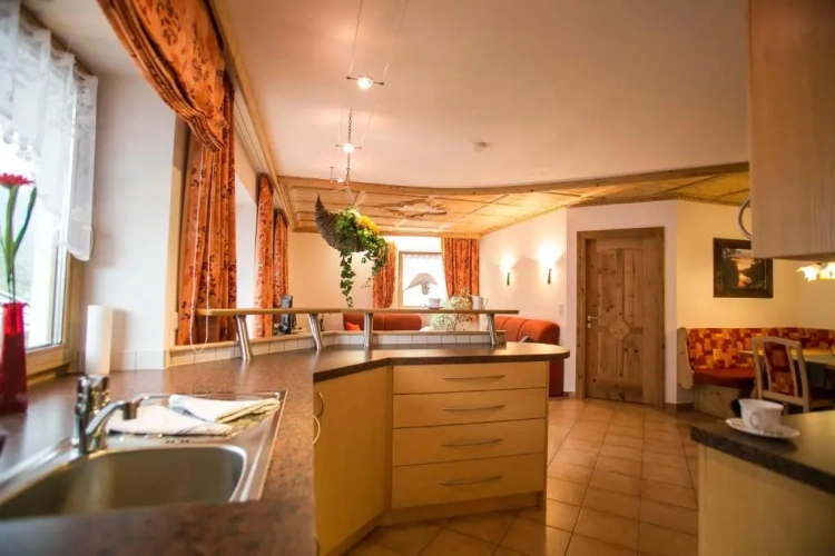 3 Bedrooms Cottage