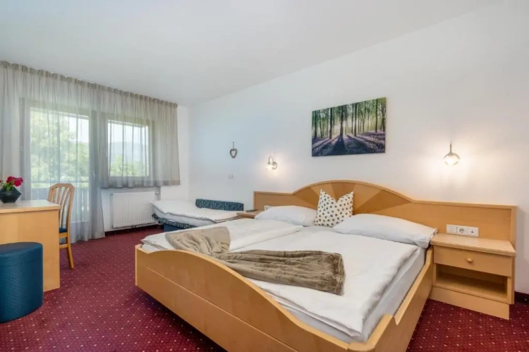 Standard Triple room with balcony