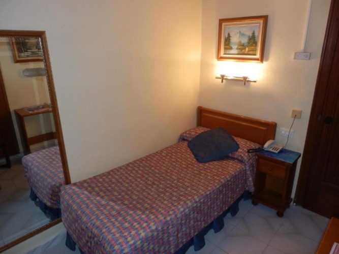 Standard Single room