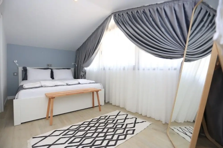 2 Bedrooms Deluxe Apartment with partial sea view