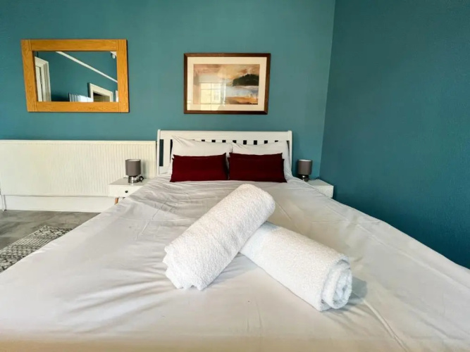 Glasgow West End Studio Apartment