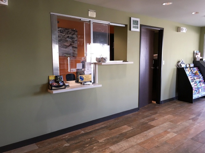 Hawthorne Plaza Inn photo 11