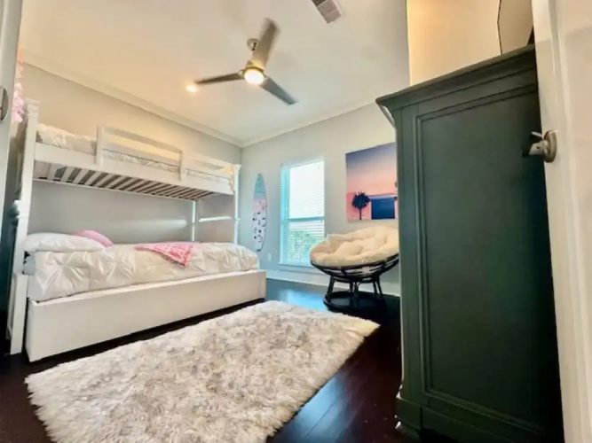 Dockside Dream Home for 10