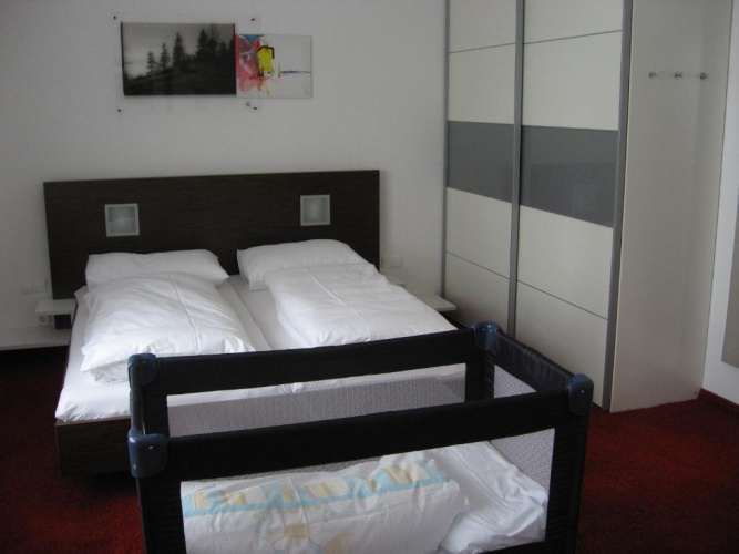 3 Bedrooms Apartment