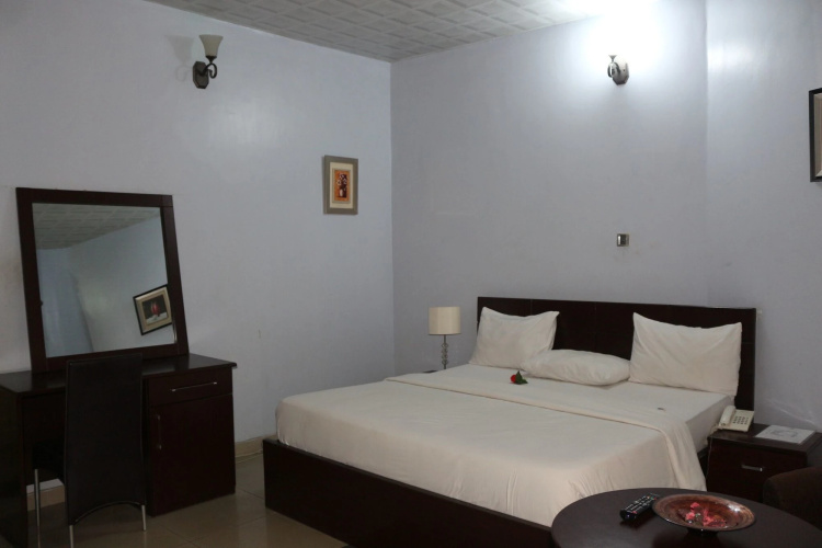 Albert Suites