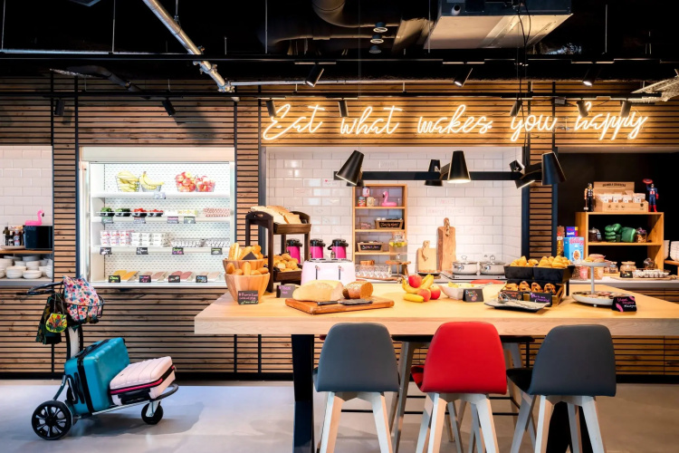 Moxy the Hague