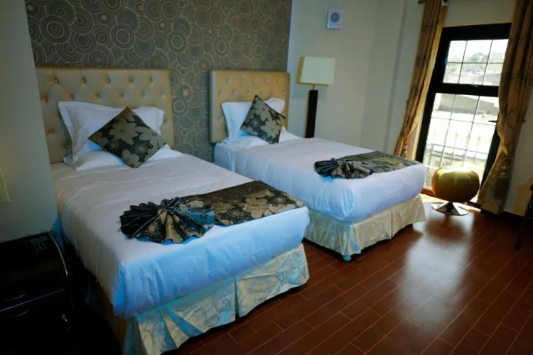 Standard Twin room with balcony