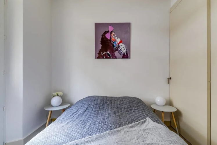 Beautiful Modern 3 Bedroom Apartment in Center