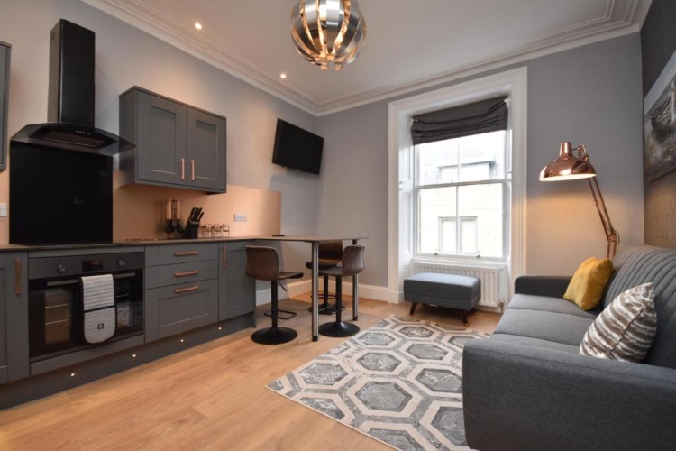 1 Bedroom Apartment