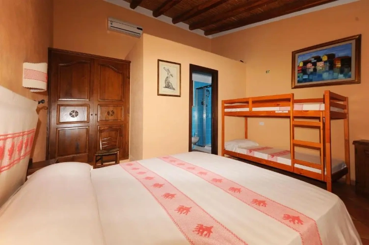 Standard Quadruple room