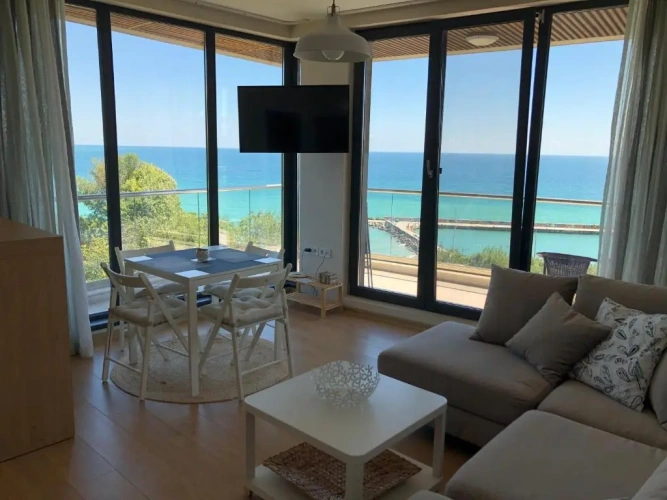 Apartment with sea view