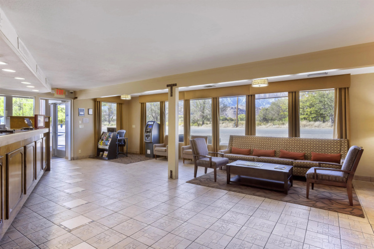 Best Western Plus Frontier Motel