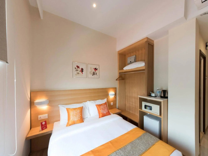 Hotel Six Seasons