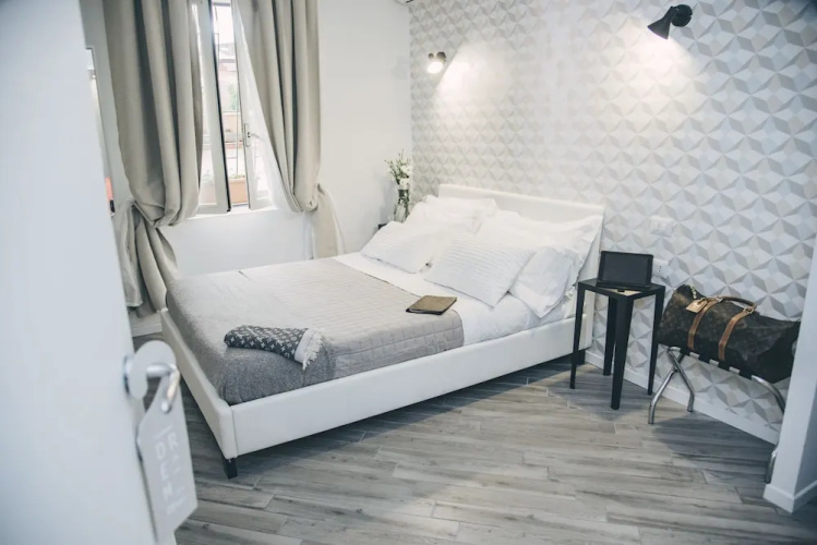 Spagna Rooms