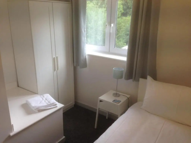 The Beeches 2 - Serviced Duplex Apartment