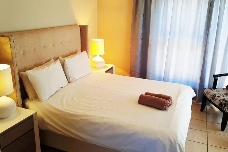 6 Nieuland 1053 Self catering