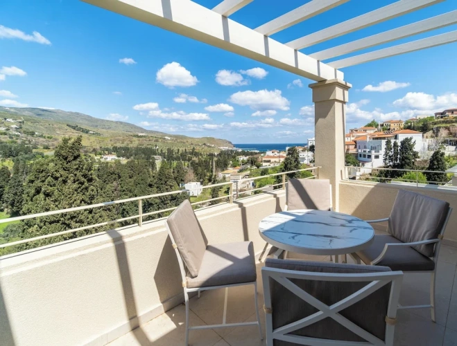 2 Bedrooms Grand Villa with sea view