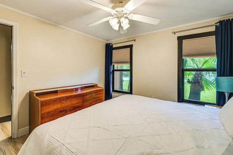 4 Mi to Beach: Pet-friendly Home in Naples!