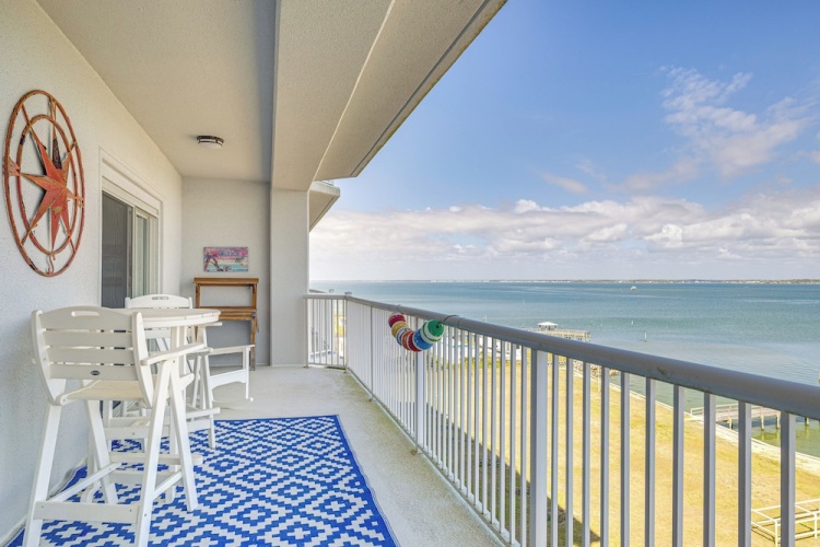 3 Bedrooms Apartment with balcony