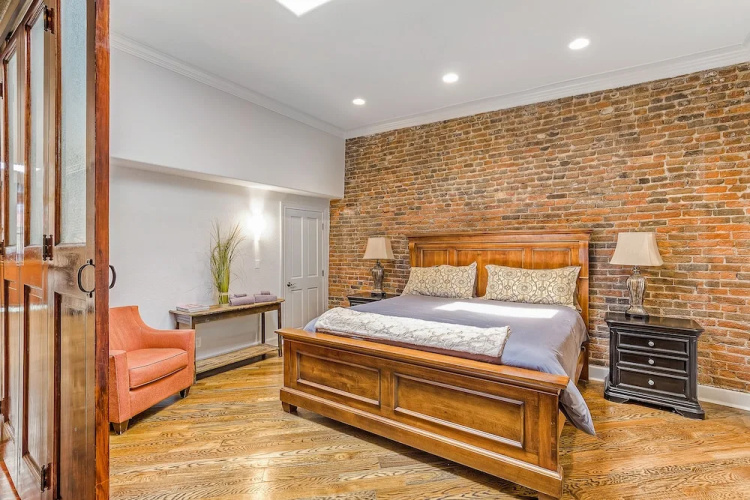 Union Station Loft Downtown Sleeps 10