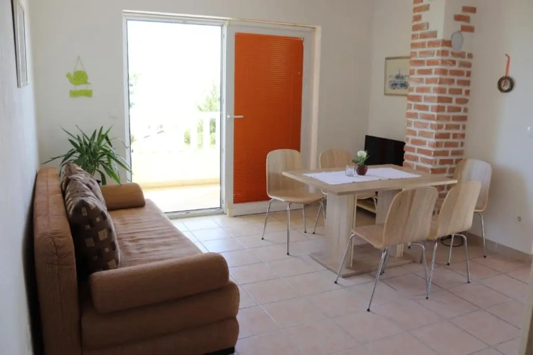 2 Bedrooms Apartment with sea view