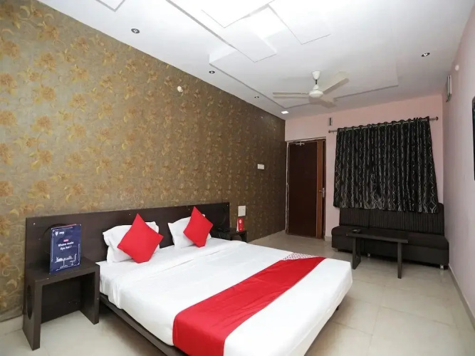 Hotel Recharge By OYO Rooms