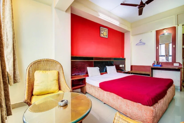 Hotel Poonam