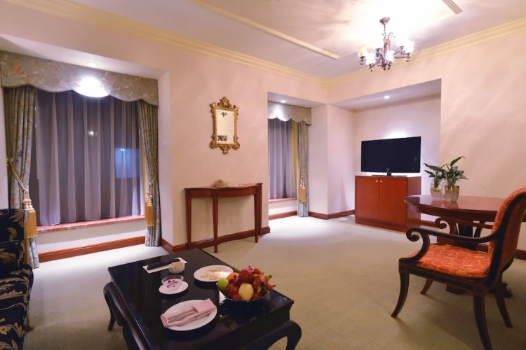 Deluxe Suite