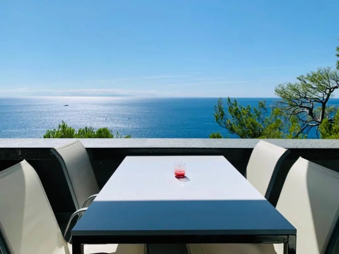 Studio with sea view