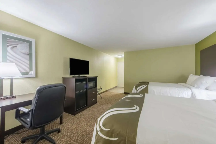 Quality Inn & Suites Hotel Muncie