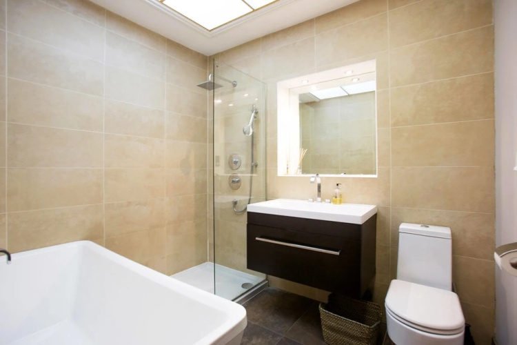 Exquisite 2 bed and bath in Kensington