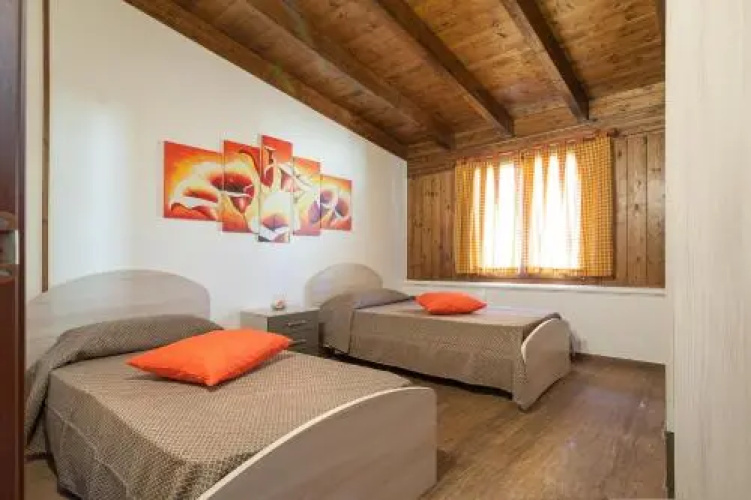 Isernia Pool Chalet