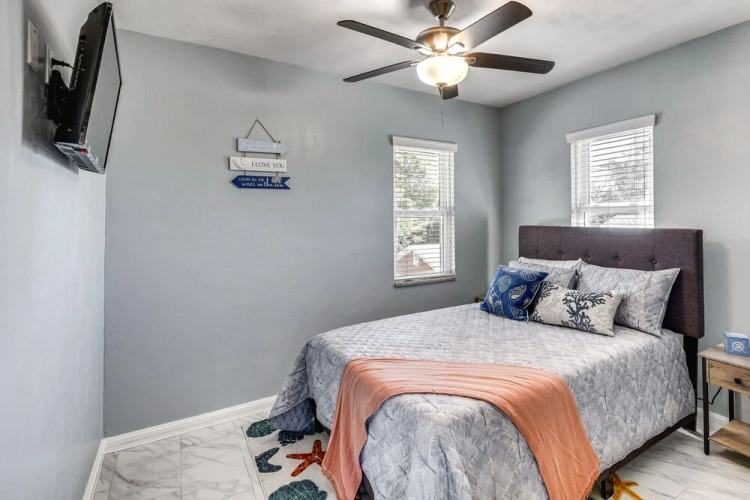 2 Bedrooms Apartment