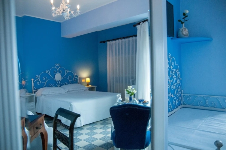 Superior Double room with balcony and with sea view