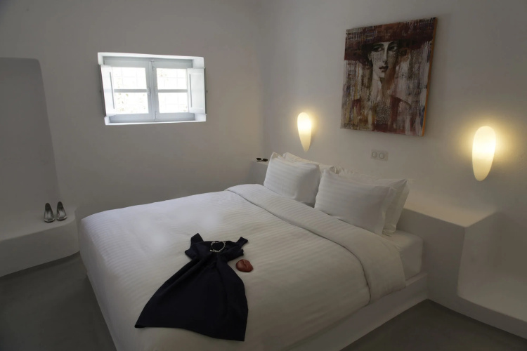 Trieris Villa & Suites