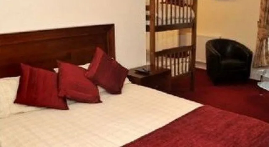 The Elphinstone Hotel