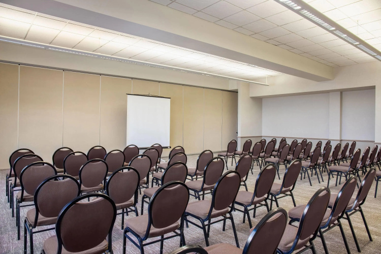 Days Inn & Suites by Wyndham West Edmonton photo 17