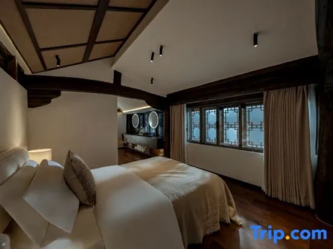 Standard Twin Family room with mountain view